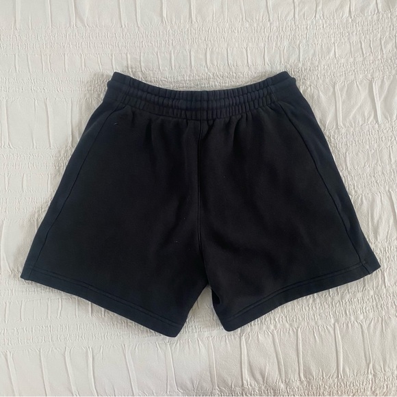 Aritzia - Cozy Fleece Boyfriend Mid-Thigh Sweatshort, TNA - Picture 2 of 4